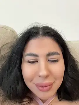 Stripchat Sex Cam of DaianaKimberly