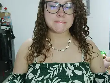 Stripchat Sex Cam of curly_greeneyed
