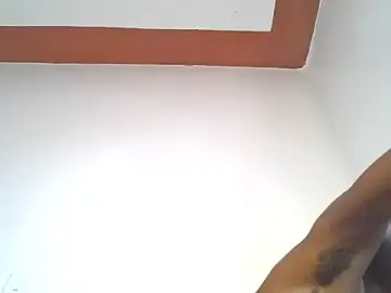 Stripchat Live Sex Cam of realcoochie