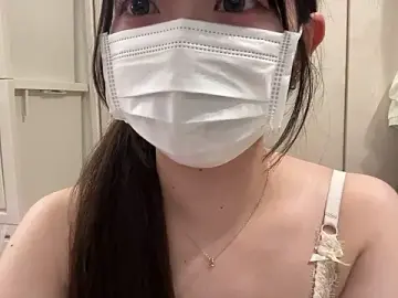 Stripchat Free Live Porn of y-u-r-a-33