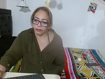 Stripchat Free Porn Cam of Sweet-Mommy-Milf