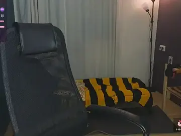 Stripchat Adult Webcam of laracroftmansion