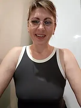 Stripchat Adult Webcam of Kitty-MEOWW