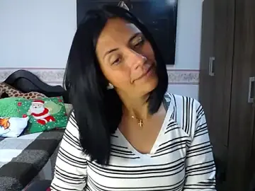 Stripchat Sex Cam of sharoon_cheerry