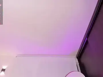 Stripchat Live Sex Cam of AmberLewis_