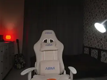 Stripchat Live Sex Cam of PixieMeow_