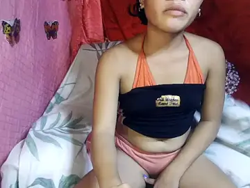 Stripchat Free Live Porn of kiffy_miley79