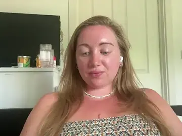 Stripchat Adult Webcam of arielsweetieee