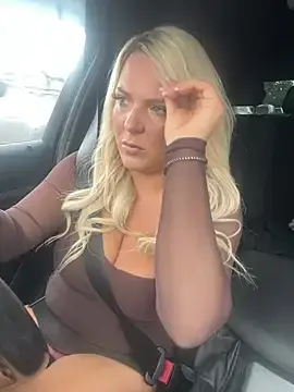 Stripchat Free Live Porn of Bustyblondebabe32