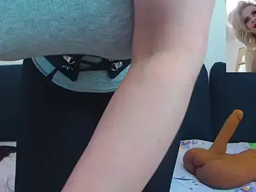 Stripchat Free Porn Cam of Golden__Girl__WOW__