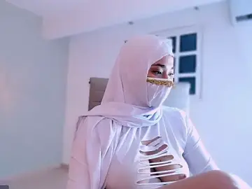 Stripchat Watch Live Sex Cams of LittleNoor