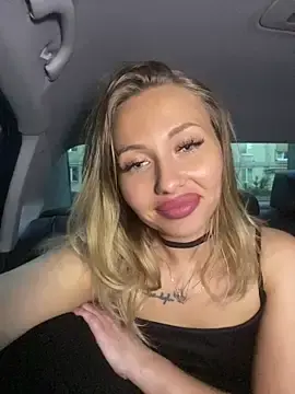 Stripchat Live Sex Cam of Blueeyed_Angel