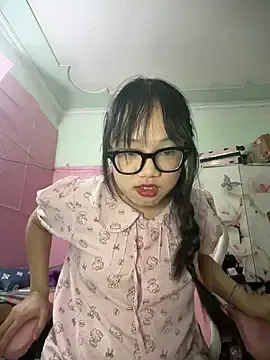 Stripchat Free Live Porn of Emmiuuuu03