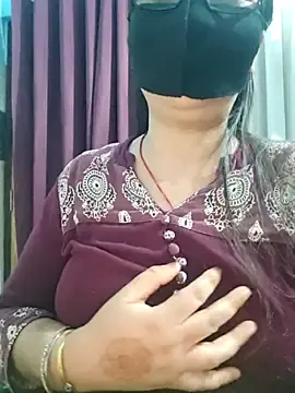 Stripchat Adult Webcam of Aishwaryaa_69