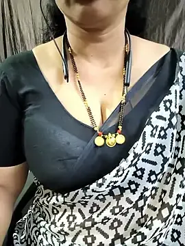 Stripchat Live Porn of bhuvana_555