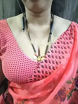 Stripchat Best Webcam of bhuvana_555