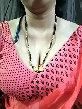 Stripchat Best Webcam of bhuvana_555