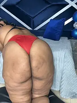 Stripchat Sex Cam of AranzalatinBlaks1