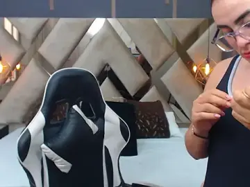 Stripchat Sex Cam of MartinaaFit