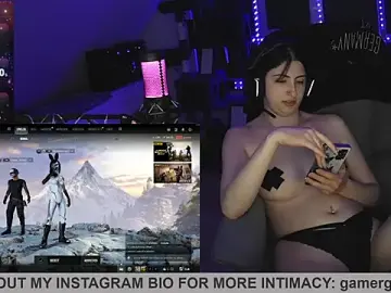 Stripchat Best live sex cam show of Gamergirl-Linela