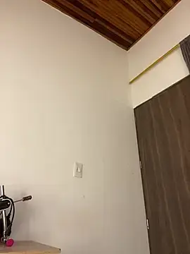 Stripchat Live Porn of emilyrojas