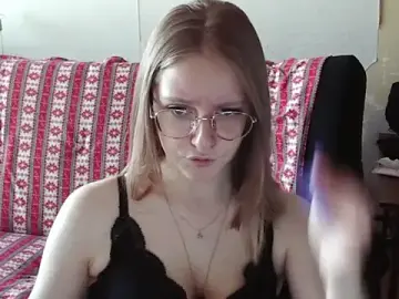 Stripchat Adult Webcam of WinifredLunney