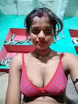 Stripchat Watch Live Sex Cams of Maya_bhoji