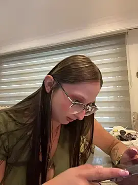 Stripchat Free Live Porn of Maddy_roouse
