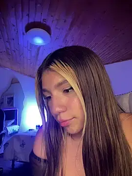 Stripchat Watch Live Sex Cams of Isabella18_pink