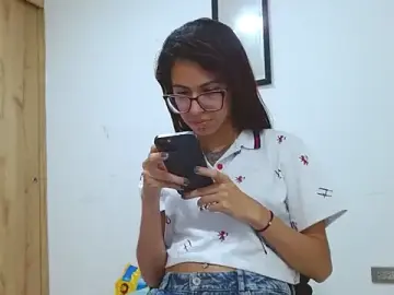 Stripchat Best live sex cam show of Emily_Lopera