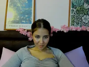 Stripchat Free Porn Cam of Aurora_Glow21