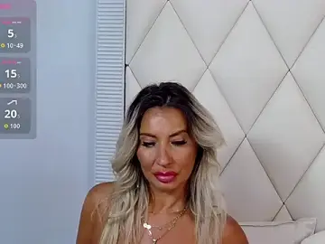 Stripchat Sex Cam of GinaBear