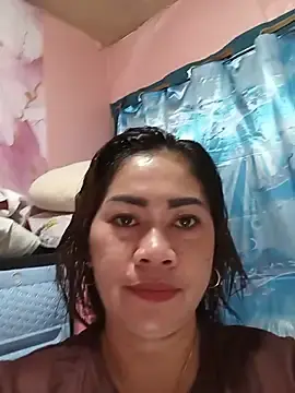 Stripchat Sex Cam of SweetChubbyMommy_02