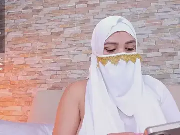 Stripchat Adult Webcam of AylaNoir