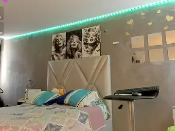 Stripchat Nude Webcam of sexyzoe_69