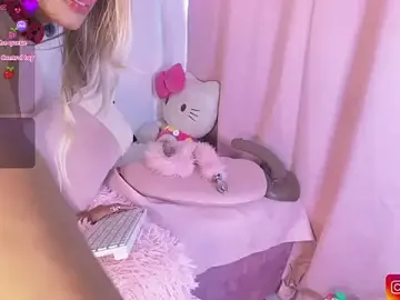 Stripchat Free Live Porn of Emilyy_Queen