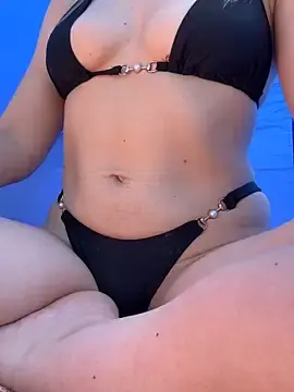 Stripchat Free Porn Cam of Bionda_Giulyy00
