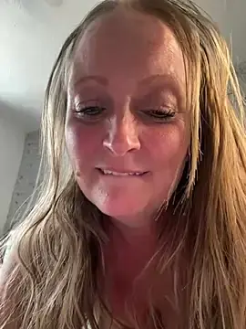 Stripchat Live Porn of HoneyBluex