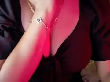 Stripchat Sex Cam of SilkenSundari