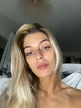 Stripchat Free Live Porn of Bellalolahot