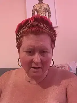 Stripchat Live Porn of BustyRedxx