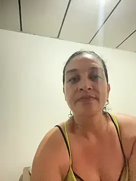Stripchat Free Live Porn of Rosalinda_77