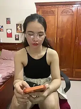 Stripchat Free Porn Cam of LiLi-Kirix99