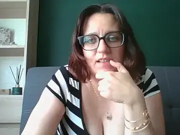 Stripchat Free Porn Cam of sensual_paris