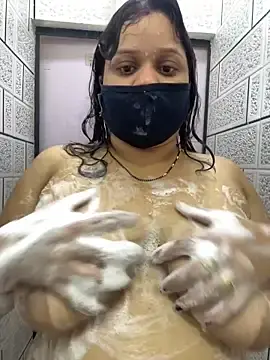 Stripchat Adult Webcam of Catchybusty