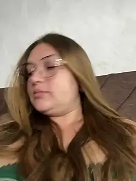 Stripchat Live Sex Cam of Sofia_Queen17