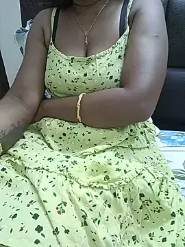 Stripchat Nude Webcam of Tamil_Vishalini