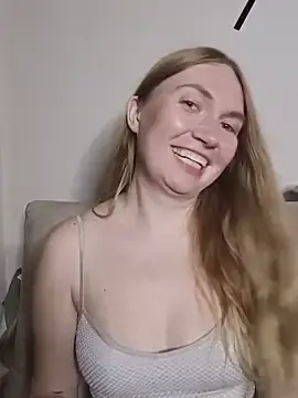 Stripchat Nude Webcam of KisaVixen