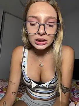 Stripchat Watch Live Sex Cams of paulinee2006