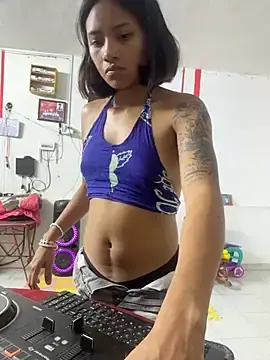 Stripchat Adult Webcam of Mia-miauuuuu
